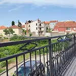 Mimoza Apartament *