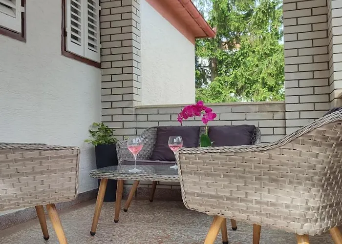 Apartment Mimoza Kali